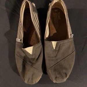 Tom’s shoes size 8.5
